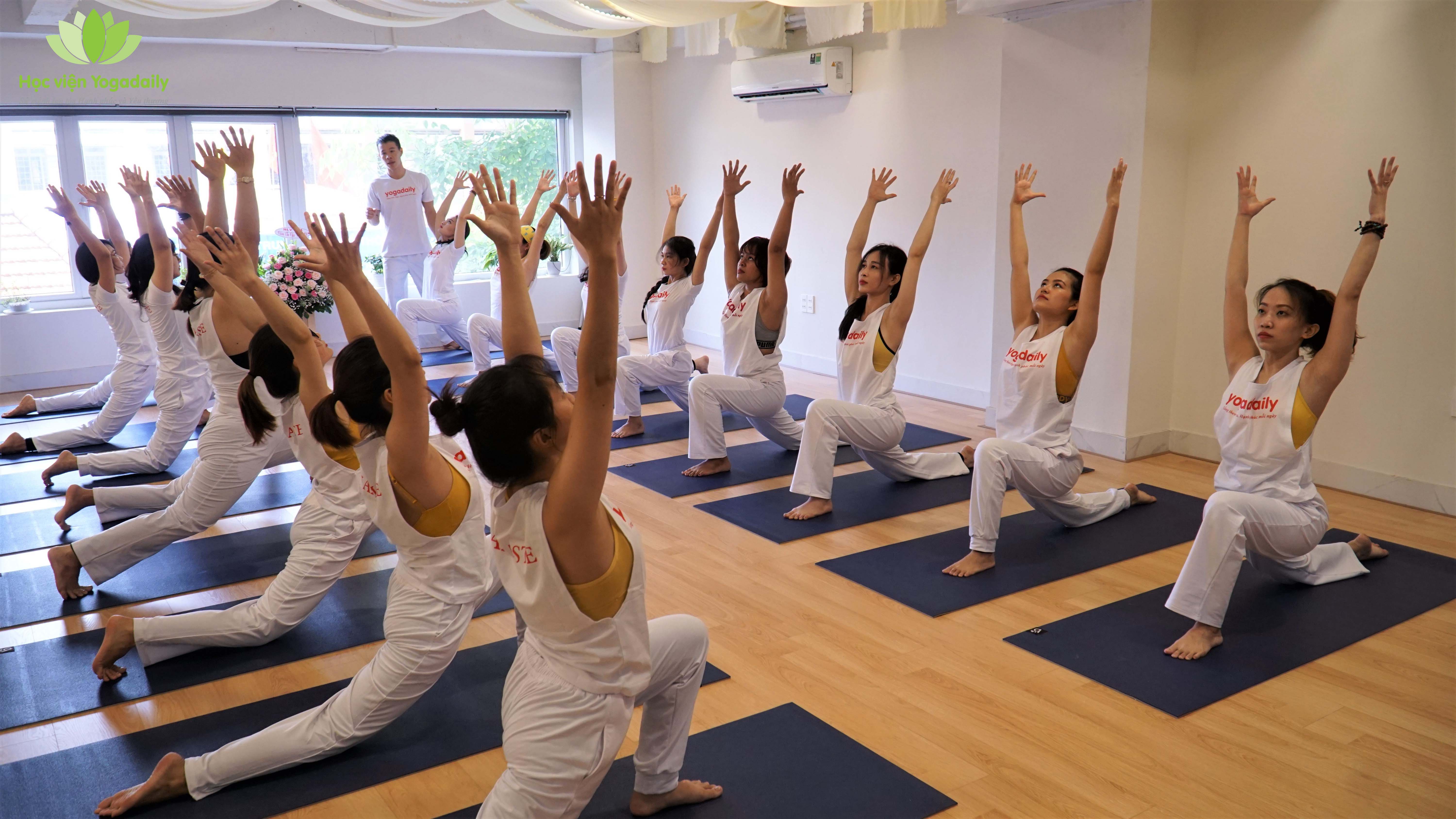 học huấn luyện viên yoga, đào tạo hlv yoga, đào tạo giáo viên yoga, học giáo viên yoga