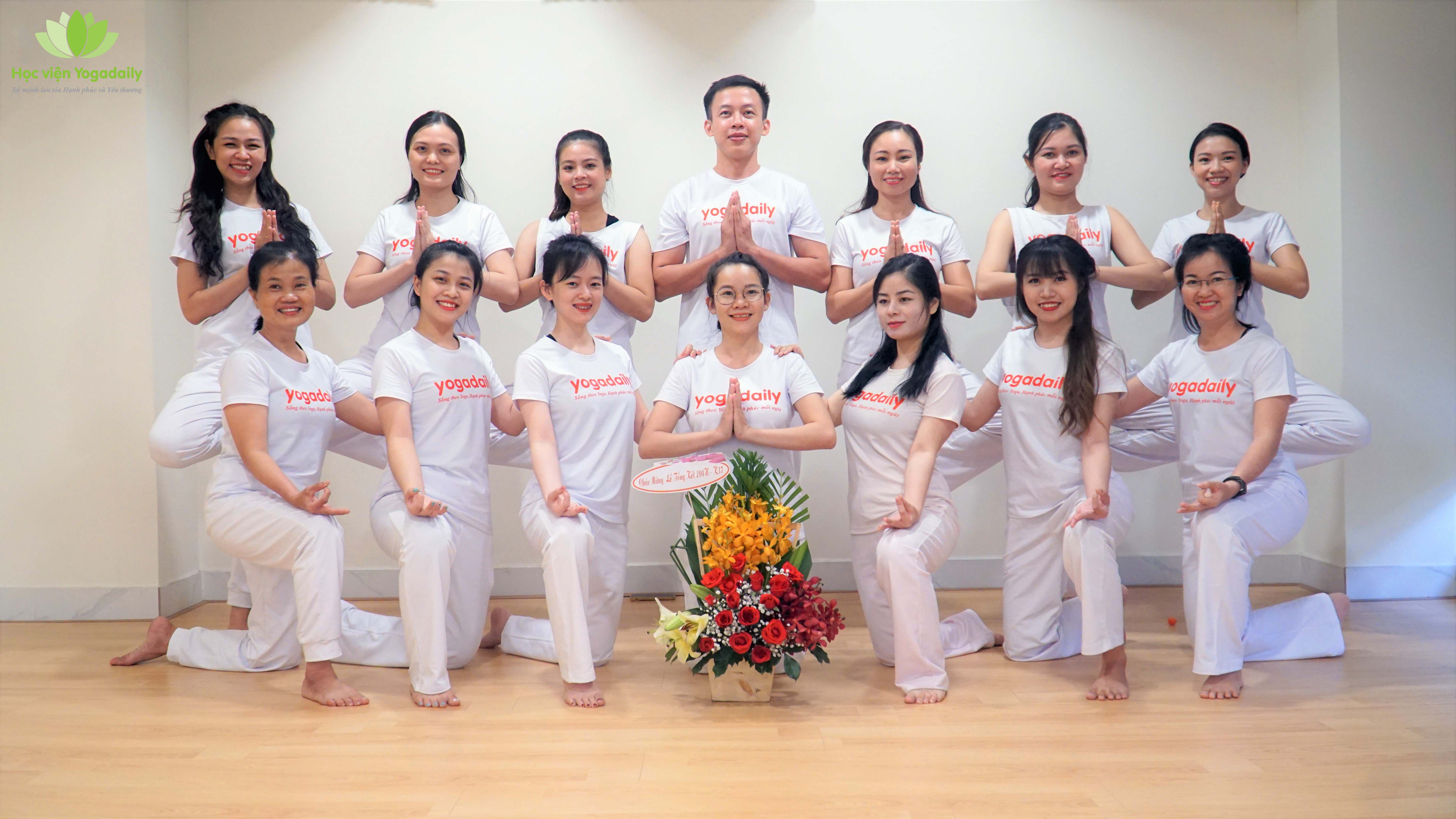 học huấn luyện viên yoga, đào tạo hlv yoga, học phí hlv yoga, đào tạo giáo viên yoga