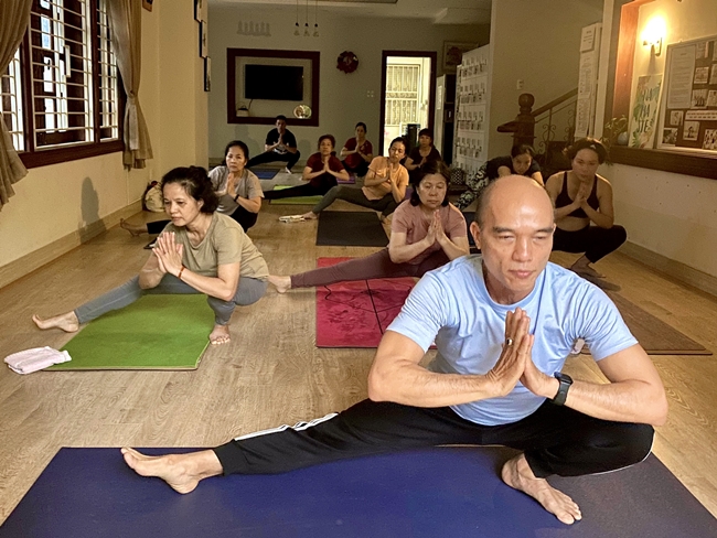 Nghề Giáo viên Yoga - Lớp tập Yoga mỗi ngày